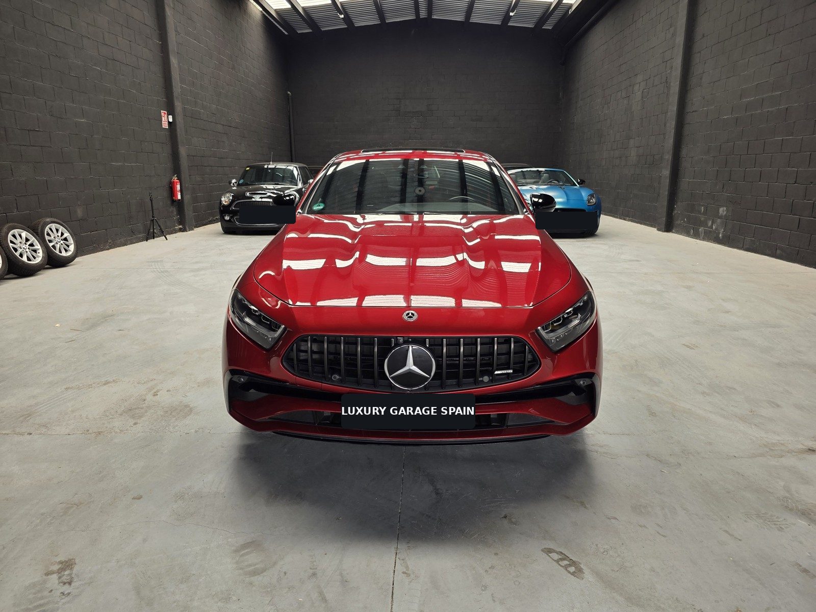 Mercedes-AMG 53 4MATIC rojo, vista frontal con parrilla Panamericana
