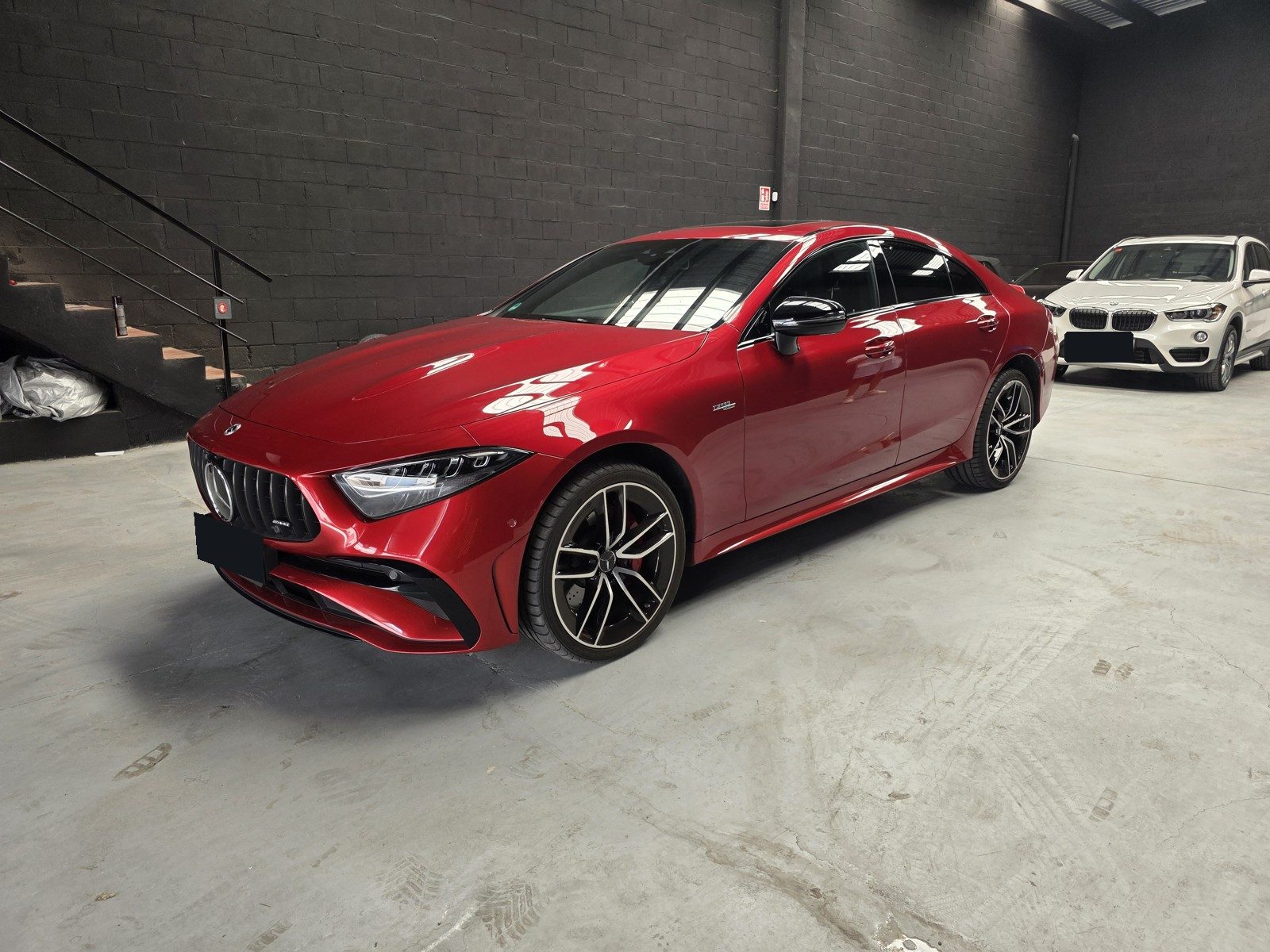 Mercedes-AMG 53 4MATIC rojo, tres cuartos delantero izquierdo