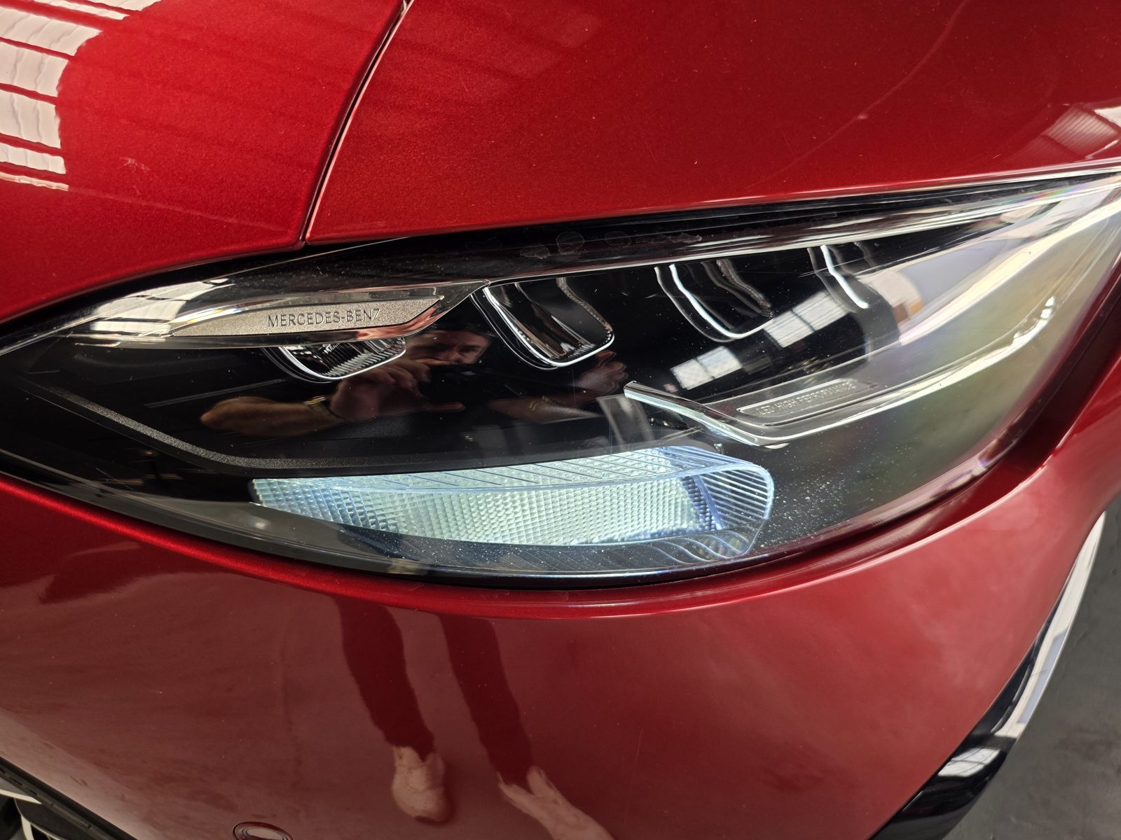 Faro LED delantero
