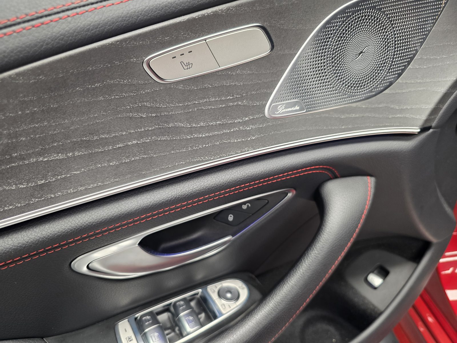 Panel de puerta con altavoz Burmester
