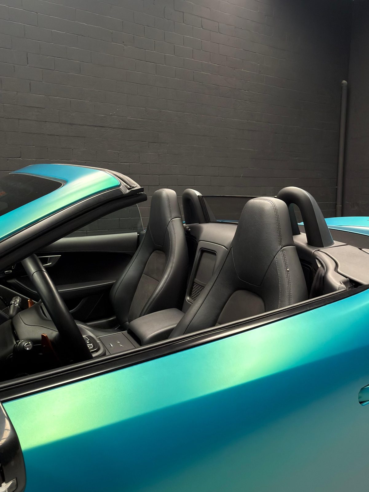 Asientos del F-Type con la capota abierta