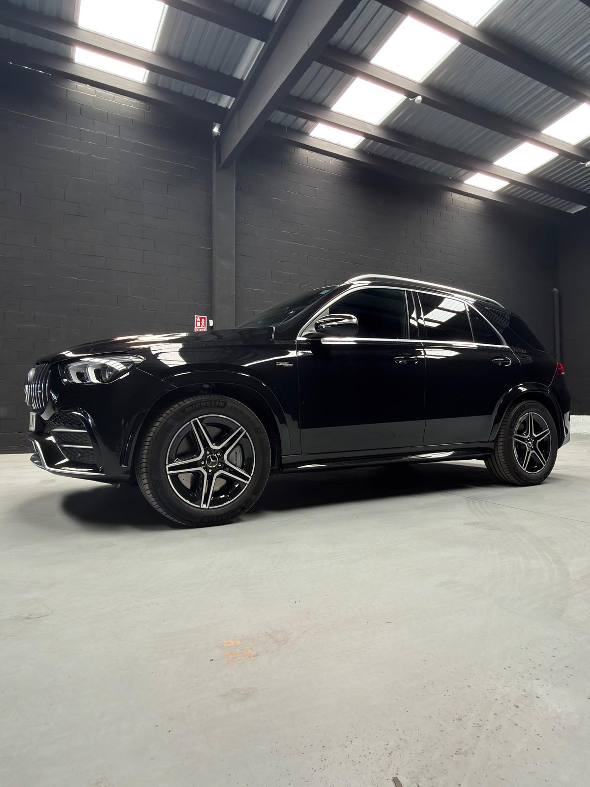 Mercedes-AMG GLE 53 negro, tres cuartos delantero izquierdo