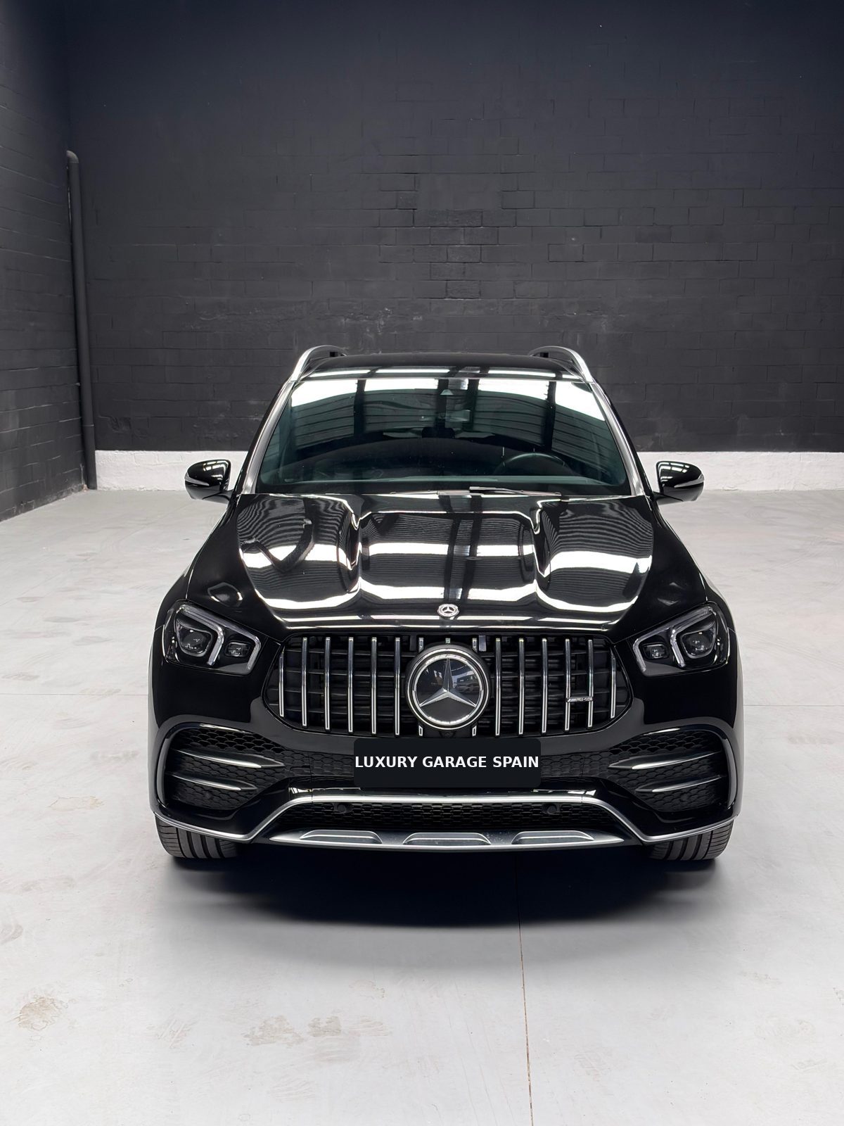Mercedes-AMG GLE 53 negro, frontal en picado