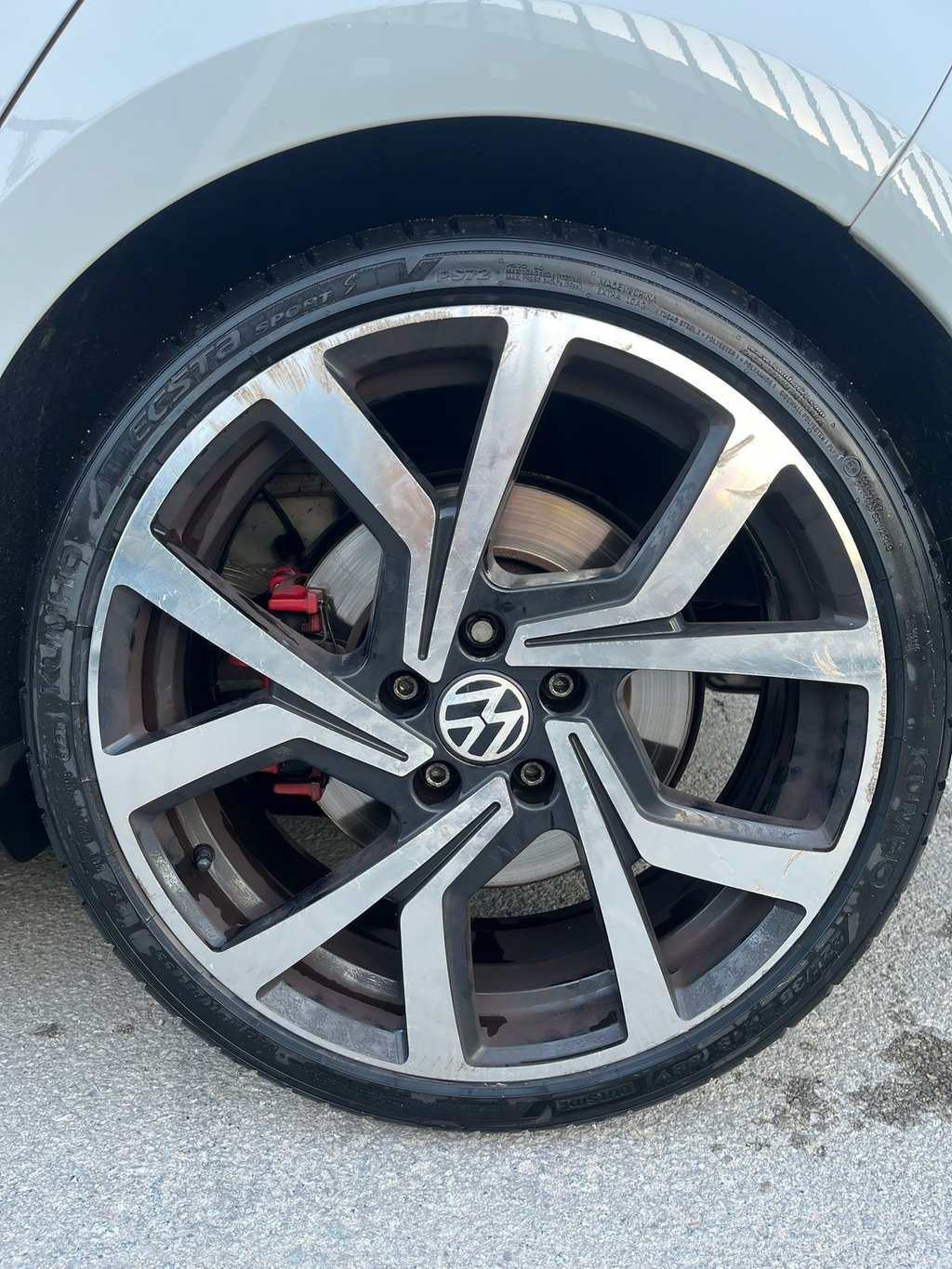 Llanta GTI de 19 pulgadas