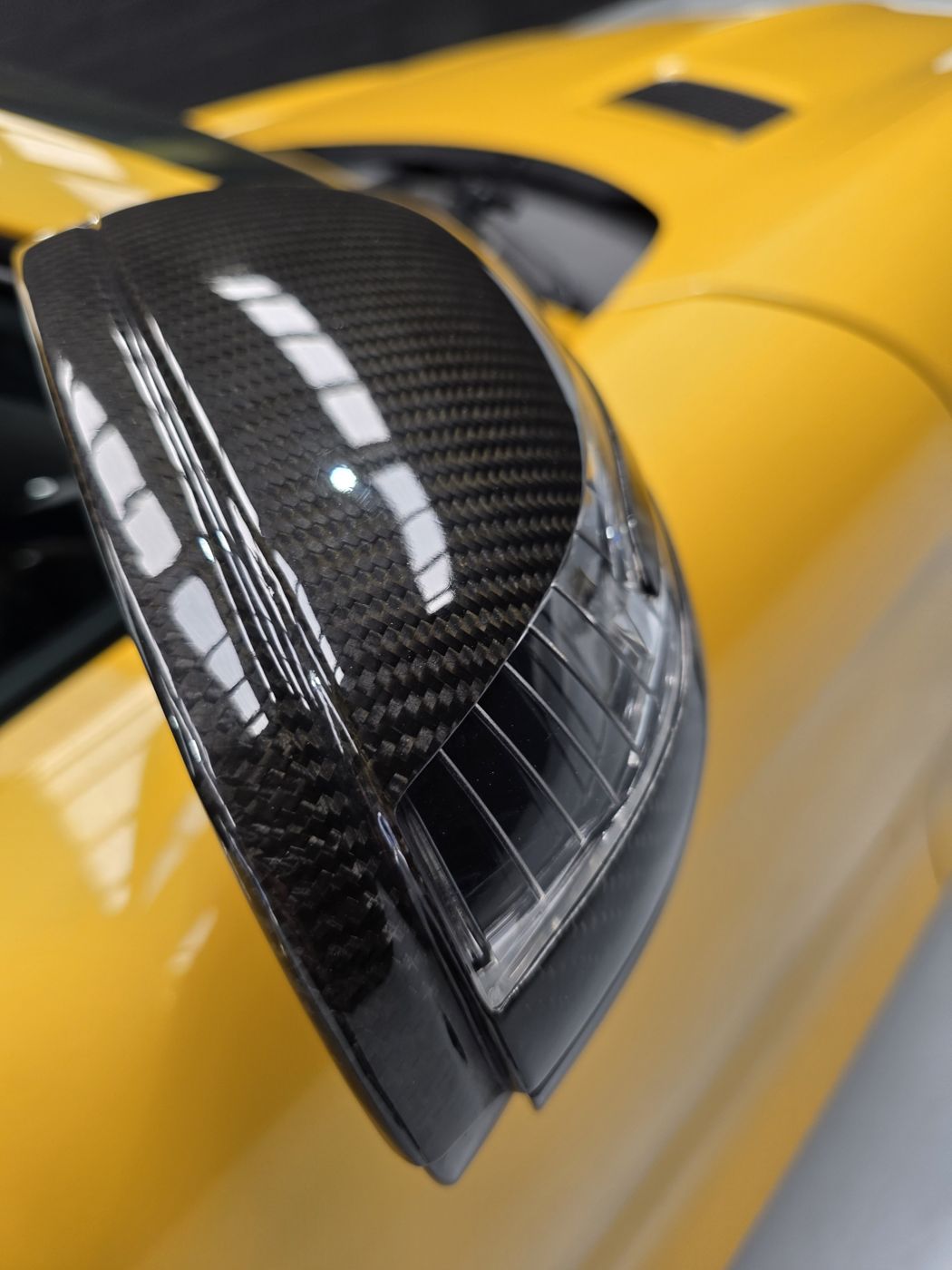 Retrovisor de carbono