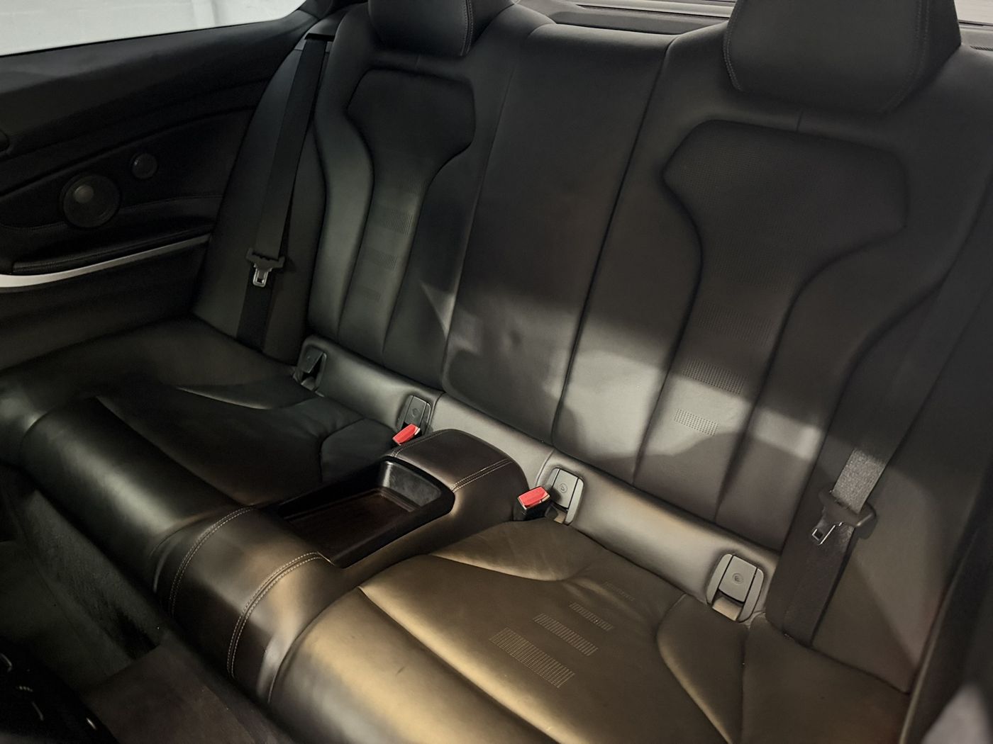 Asientos traseros de cuero del BMW M4