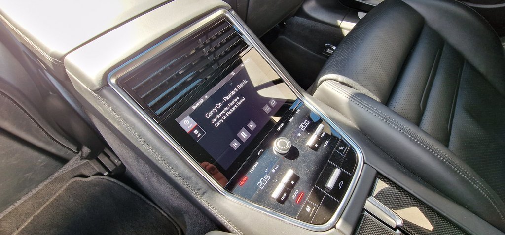 Pantalla de control trasera del climatizador