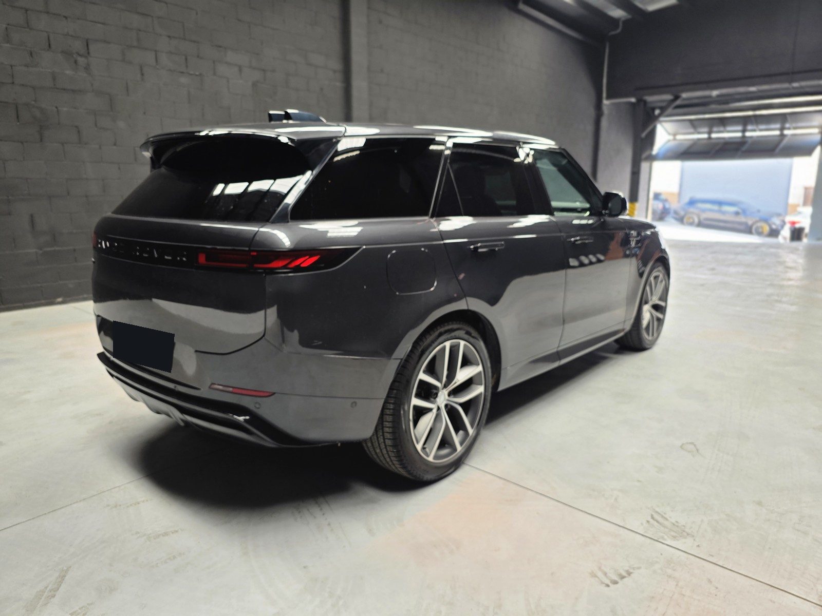 Range Rover Sport gris Borasco, tres cuartos trasero