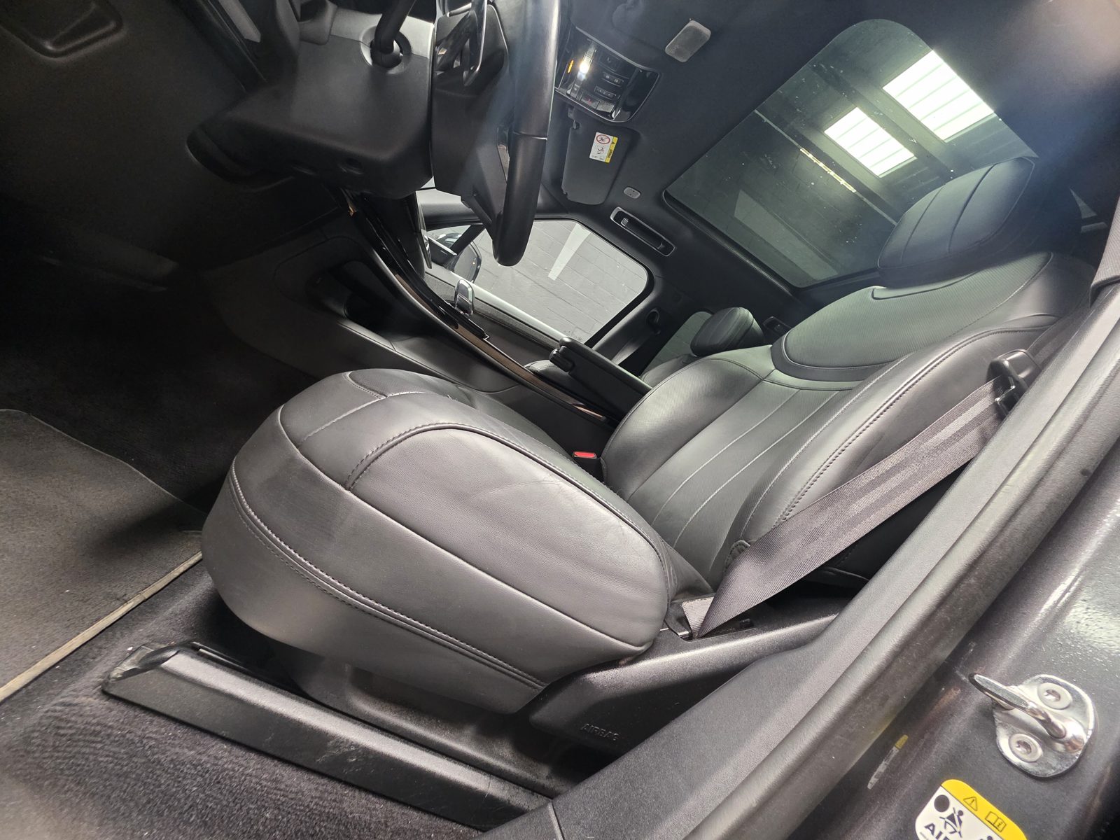 Asiento del conductor y techo panorámico