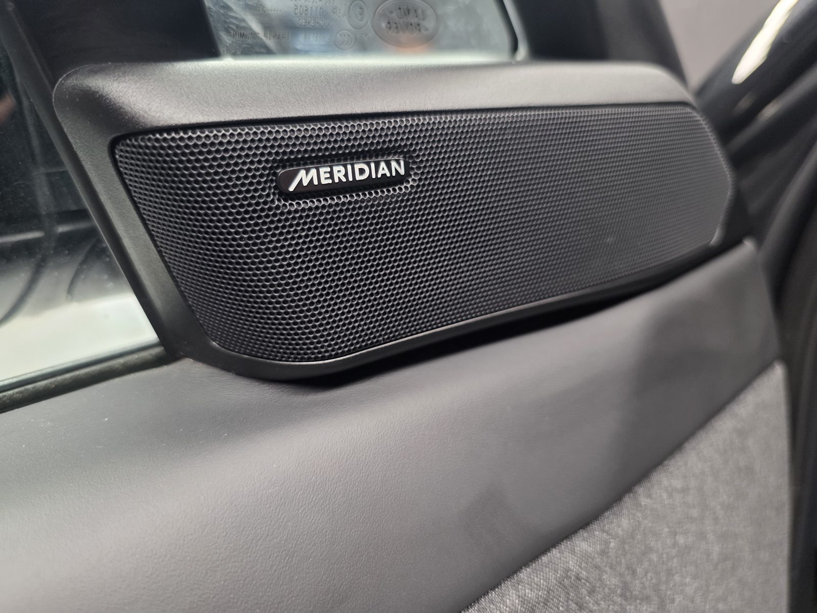 Altavoz del sistema de sonido Meridian