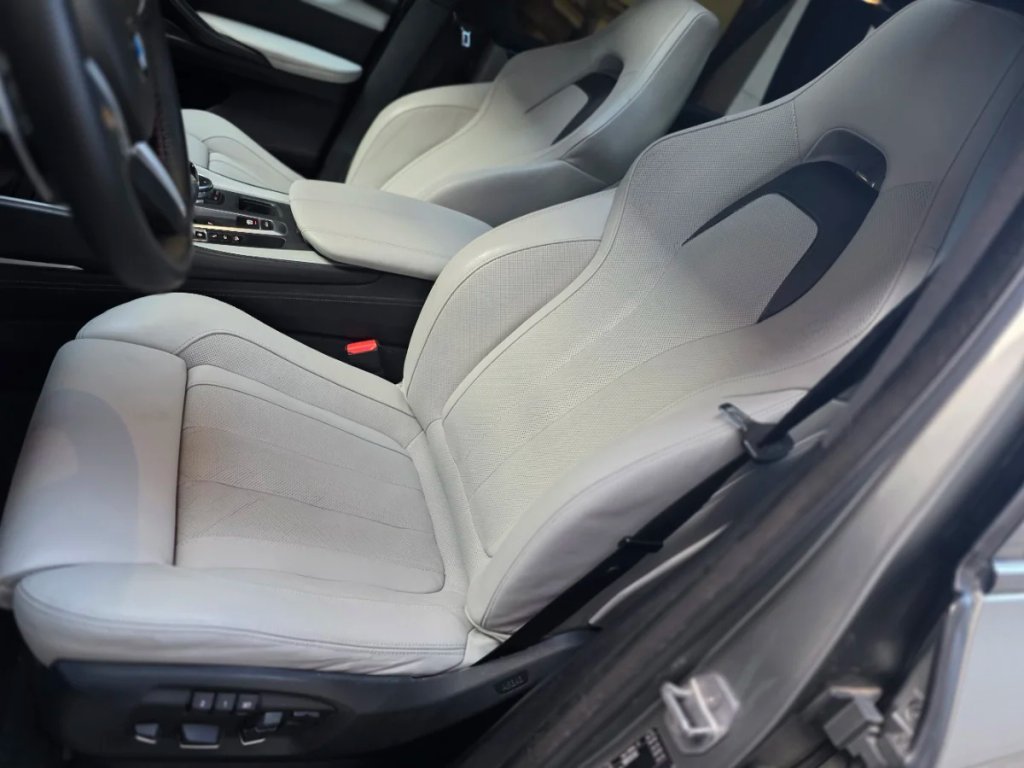 Asiento del conductor ventilado y calefactado