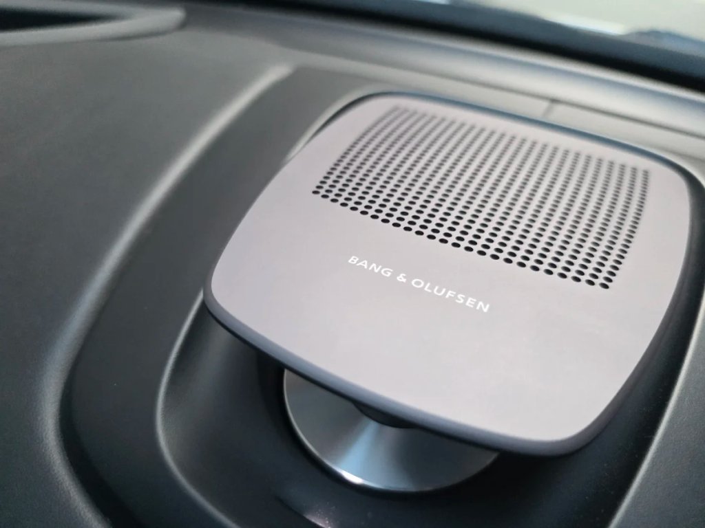 Altavoz central Bang & Olufsen